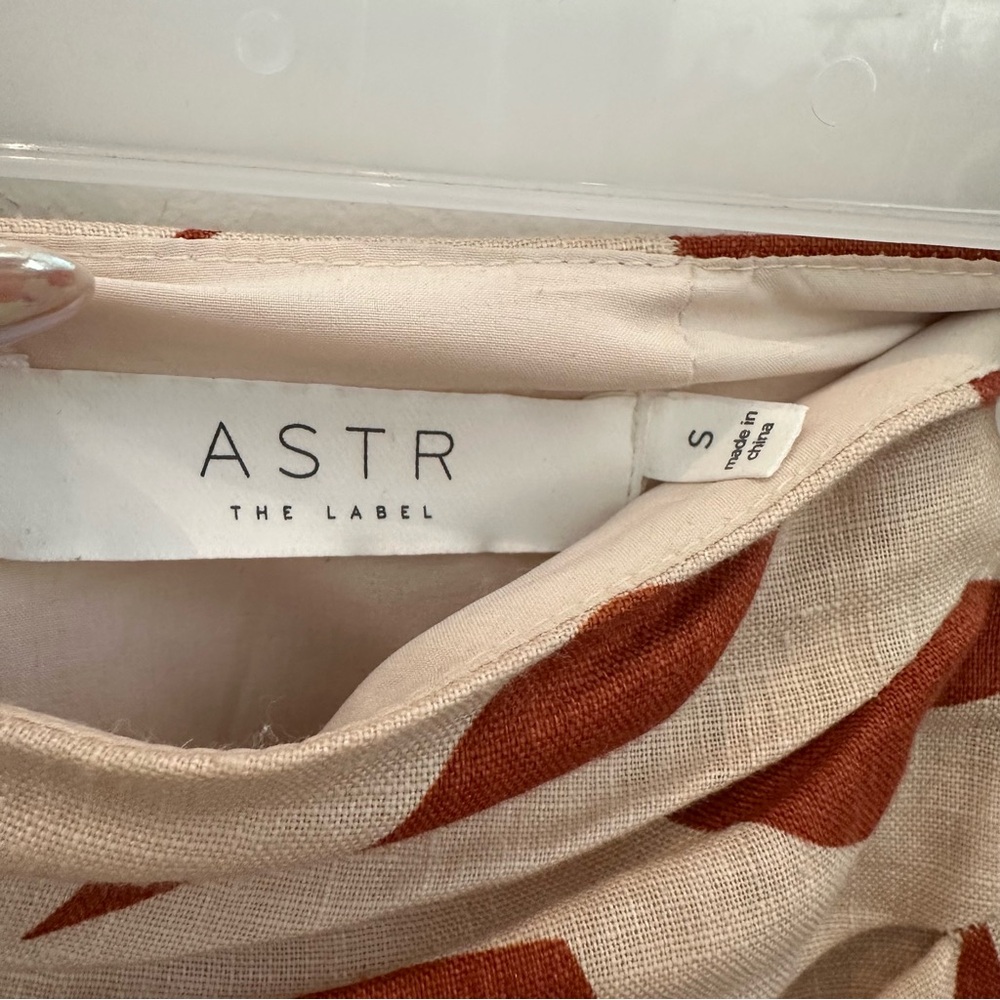 Astr Beige and Brown Abstract Mini Skirt - Picture 2 of 3